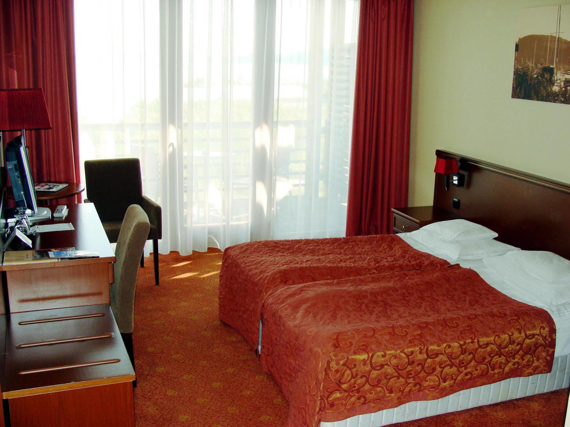 Hotel Golden Lake Resort Balatonfüred Zimmer foto